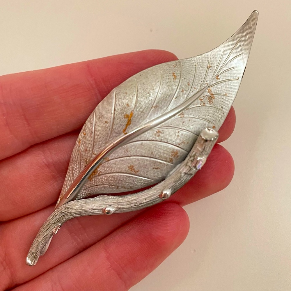 Vintage Heavy Silver Tone Autumn Fall Leaf Boho Cottage Core Fairy Pin / Brooch